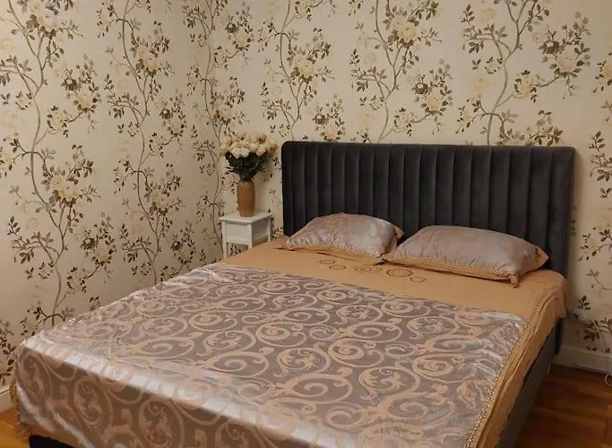 Prime 2BDR at Arc de Triumph Apartment Bucureşti